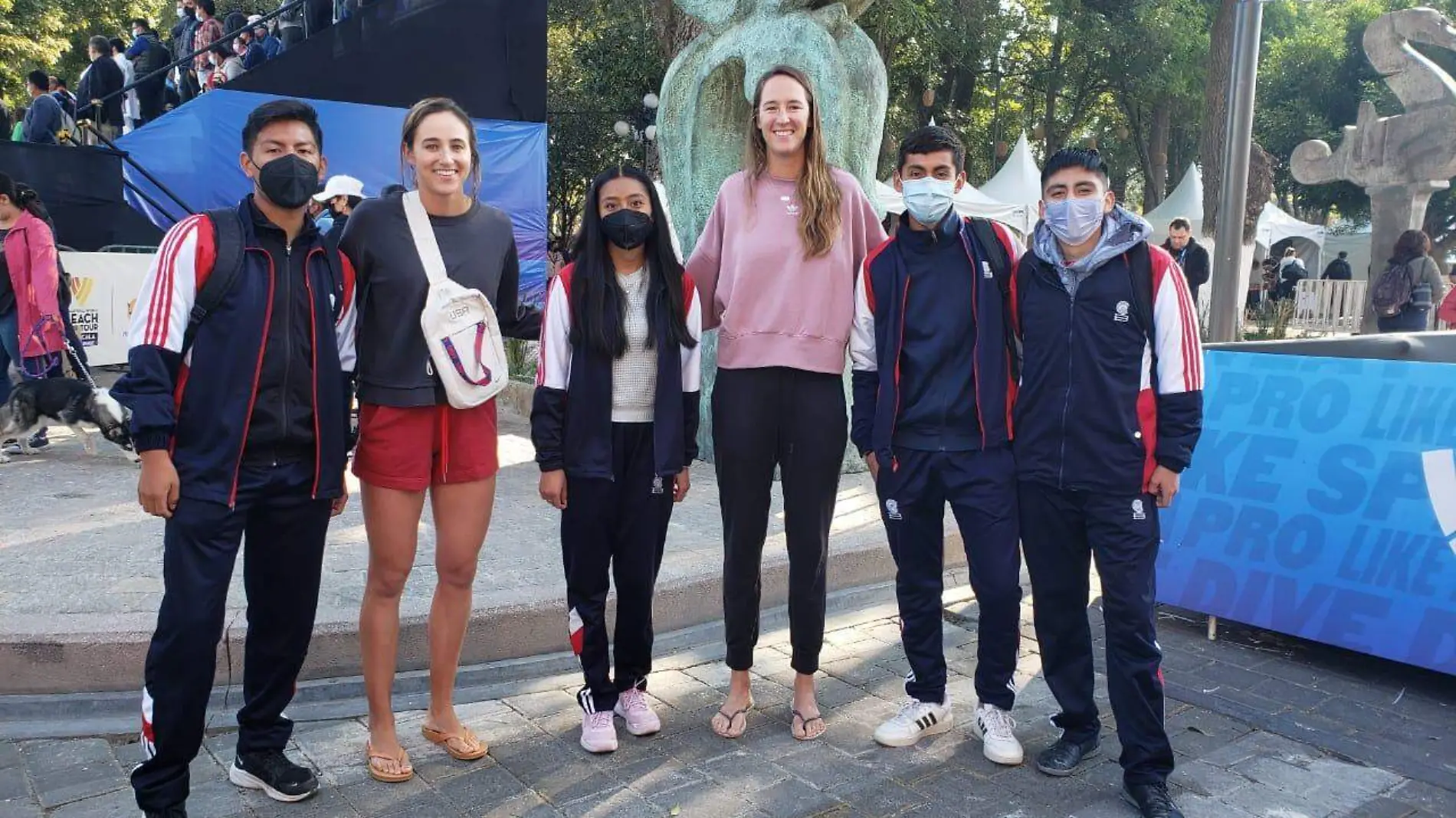 Estudiantes en tpur mundial de voleibol Tlaxcala 1